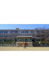 구명조끼를 한 해적선장